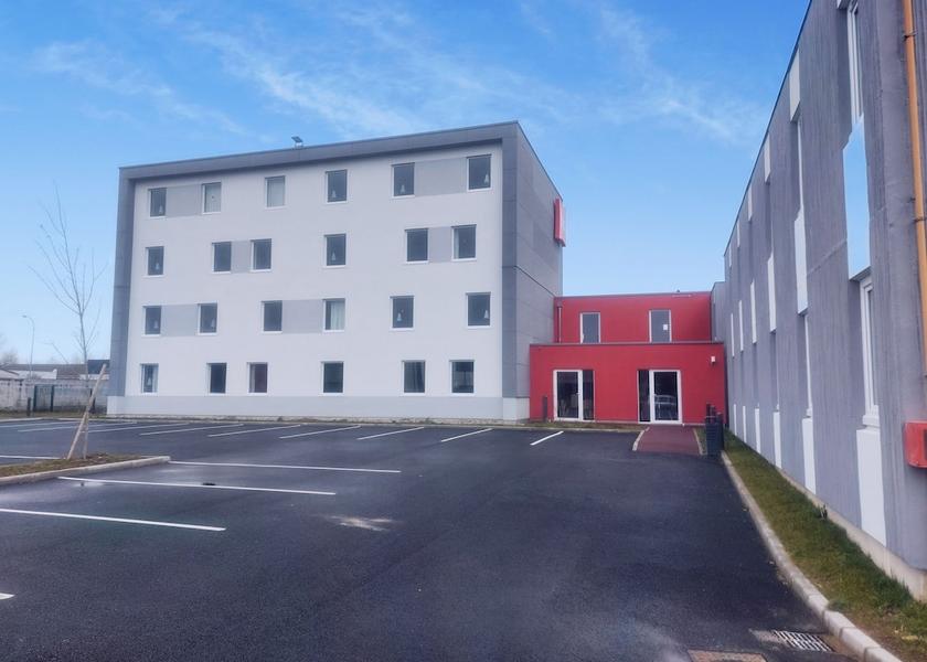 Auvergne-Rhone-Alpes Moulins Facade