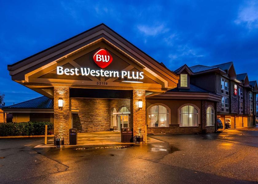 British Columbia Abbotsford Hotel Exterior