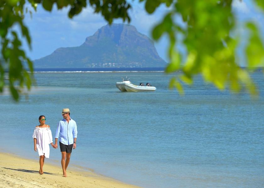 Rivière Noire Flic-en-Flac Beach