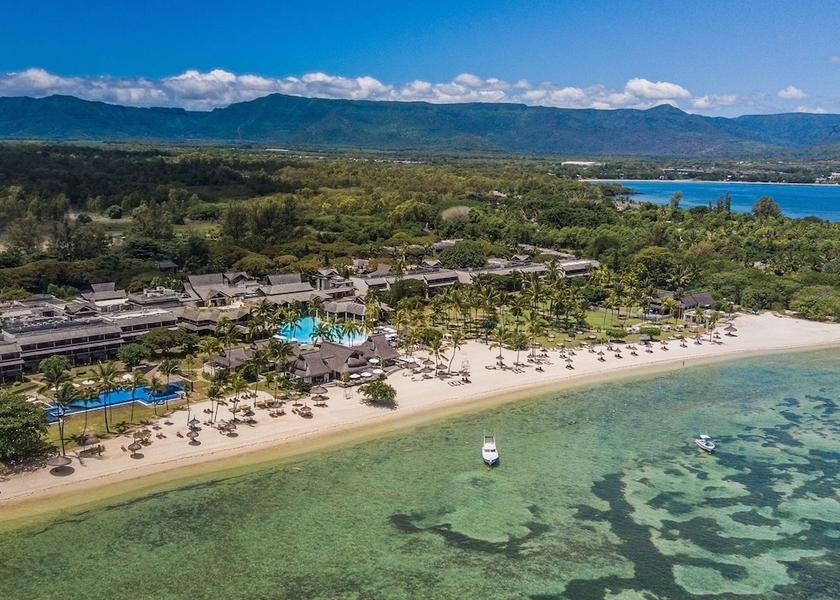 MU Flic-en-Flac Exterior Detail