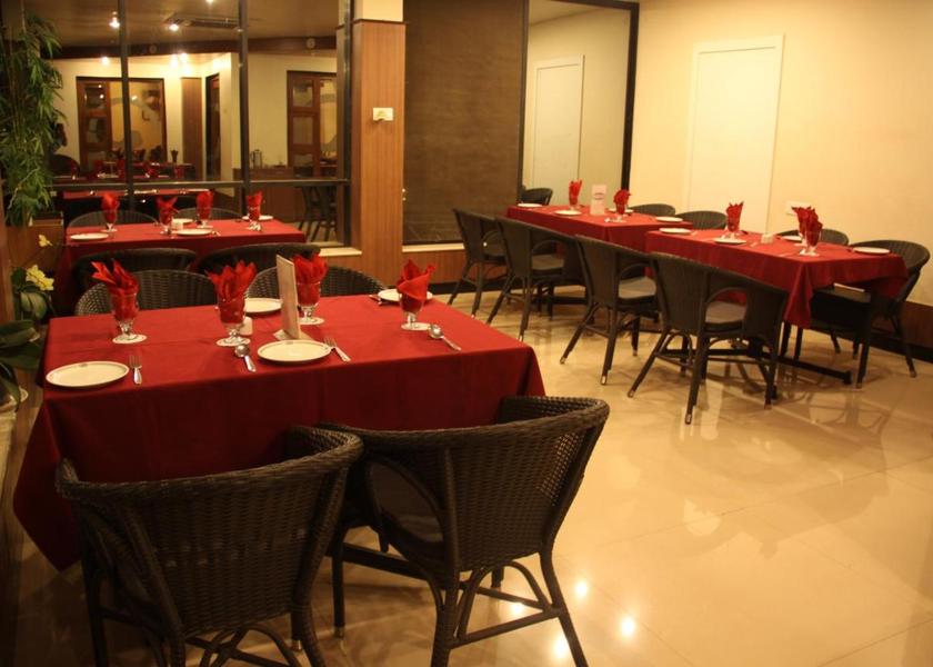 Maharashtra Satara Food & Dining