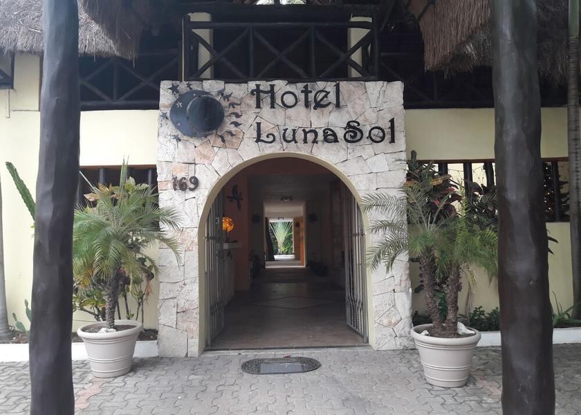 Quintana Roo Playa del Carmen Front of property