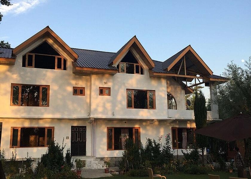 Jammu and Kashmir Srinagar Hotel Exterior