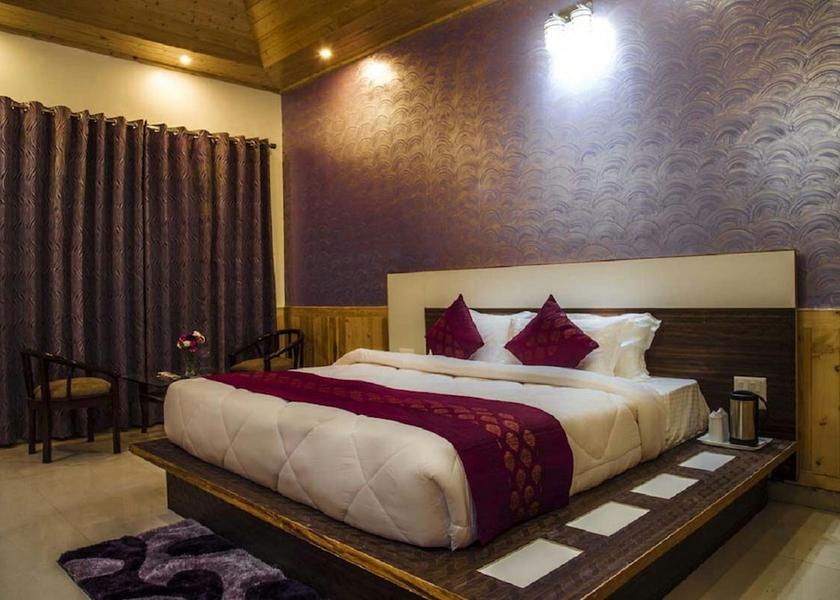 Himachal Pradesh Chail Room