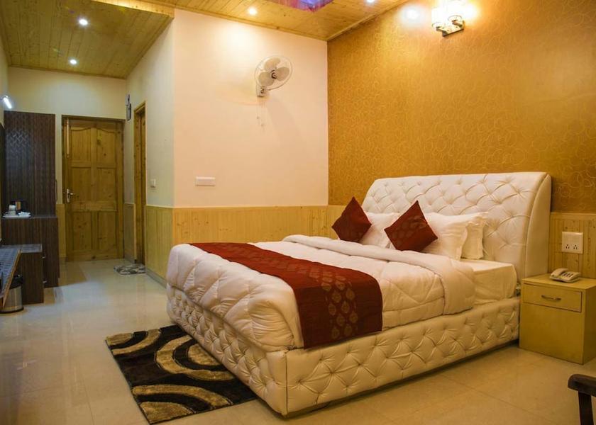 Himachal Pradesh Chail Room