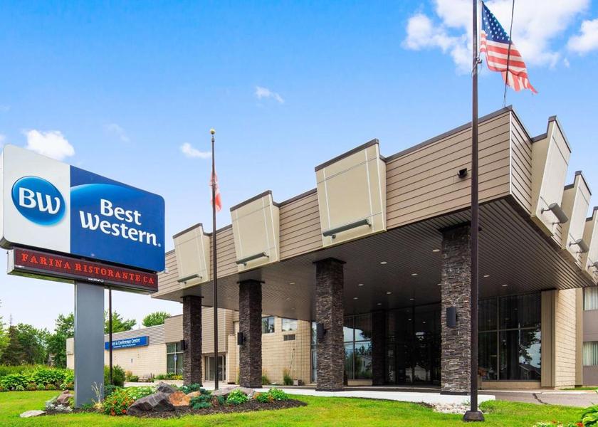 Ontario North Bay exterior view