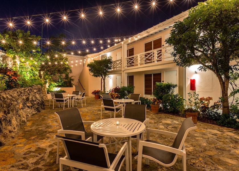 Exuma George Town Courtyard