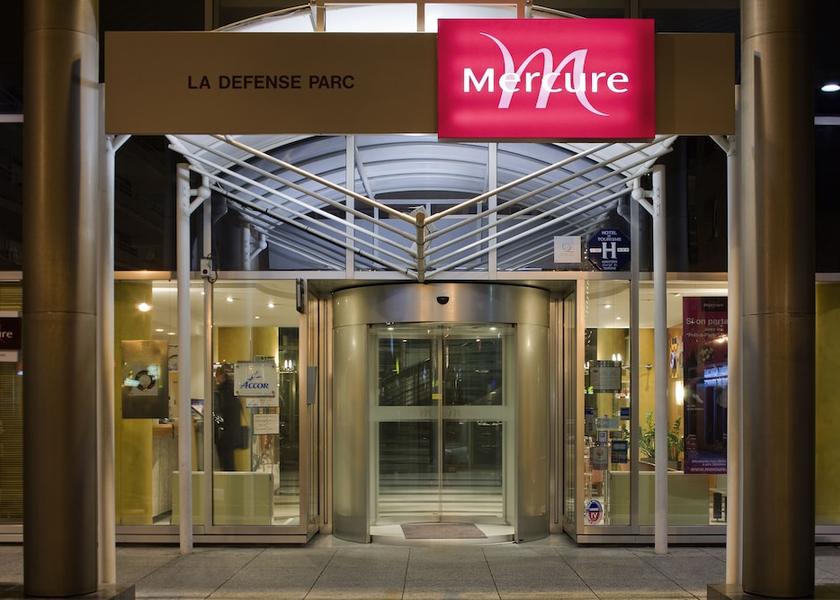 Ile-de-France Nanterre Entrance