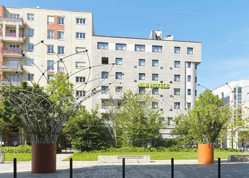 Île-de-France Montigny-le-Bretonneux Front of property