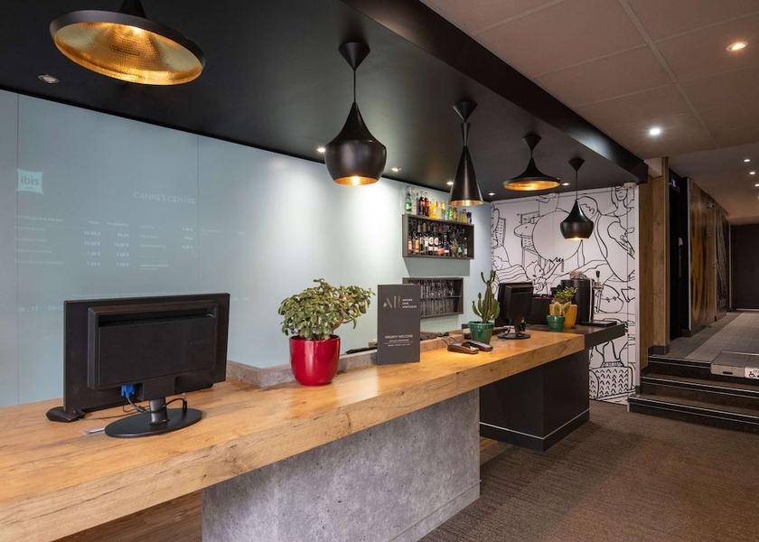 Provence - Alpes - Cote d'Azur Cannes Exterior Detail