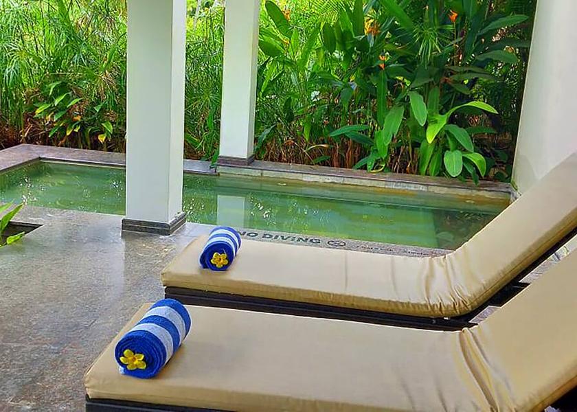 Kerala Kumarakom Pool