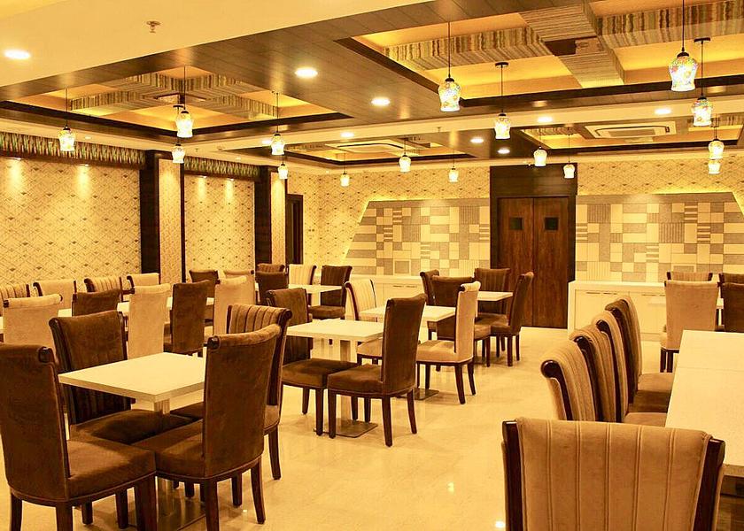 Uttar Pradesh Varanasi Food & Dining