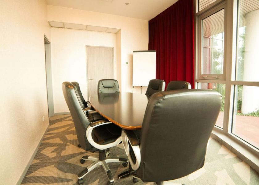 Normandy Evreux Meeting facility
