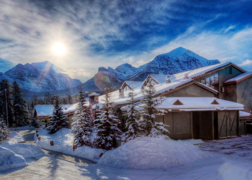 Alberta Lake Louise exterior view