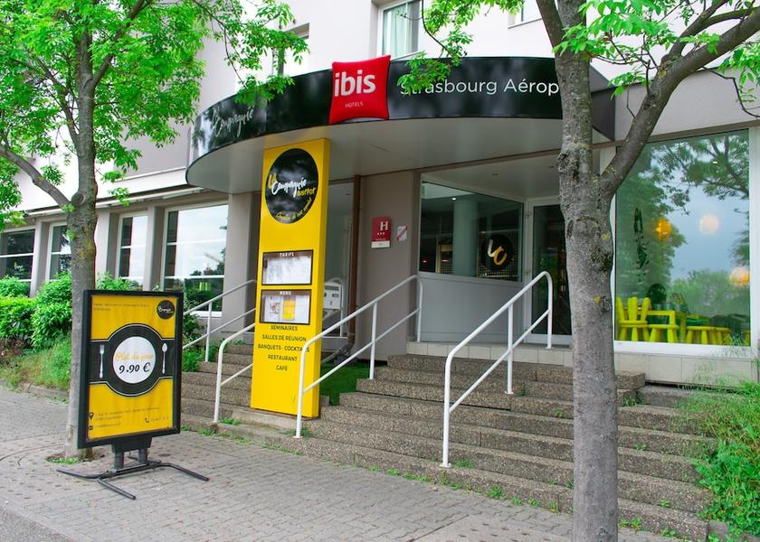 Grand Est Lingolsheim Exterior Detail