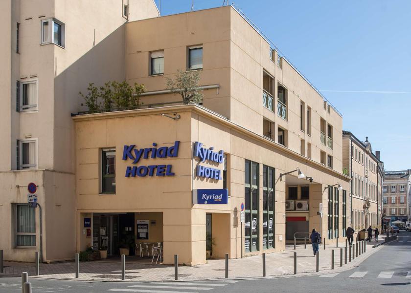 Auvergne-Rhône-Alpes Villefranche-sur-Saône exterior view