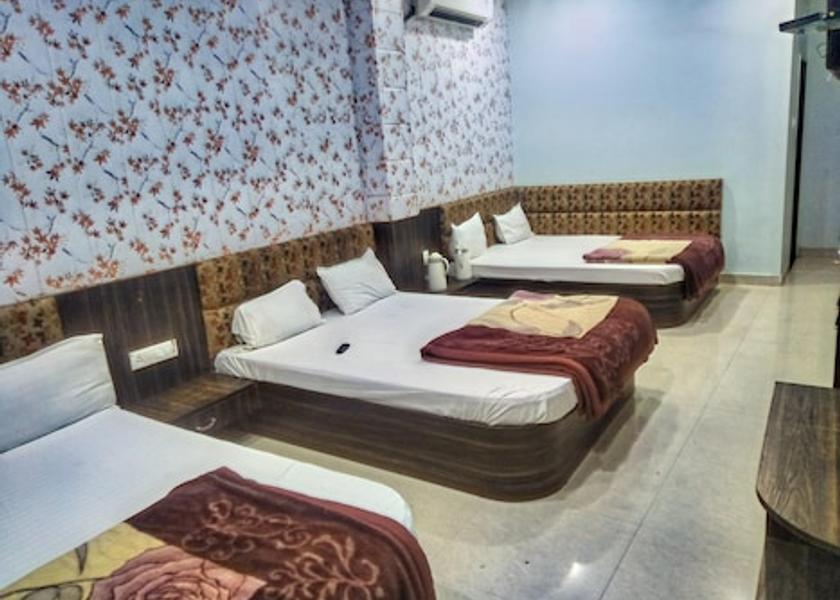 Madhya Pradesh Ujjain Deluxe Six Bed A/c  Room