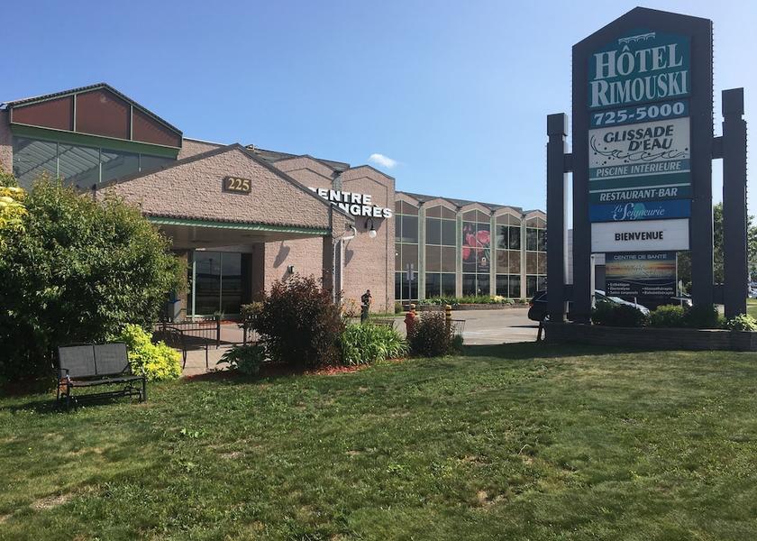 Quebec Rimouski Facade