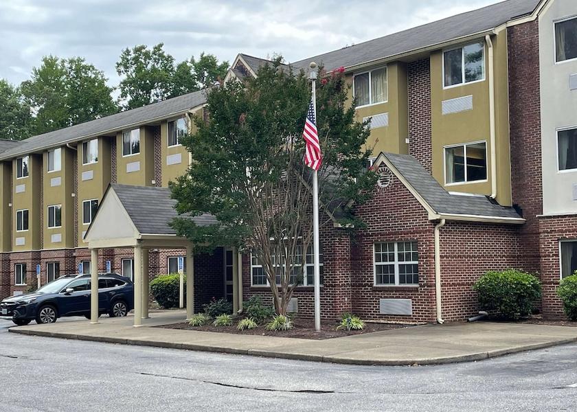 Virginia Newport News Exterior Detail