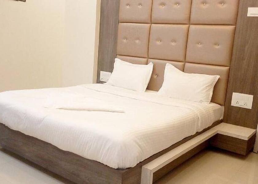 Maharashtra Osmanabad Deluxe AC Room