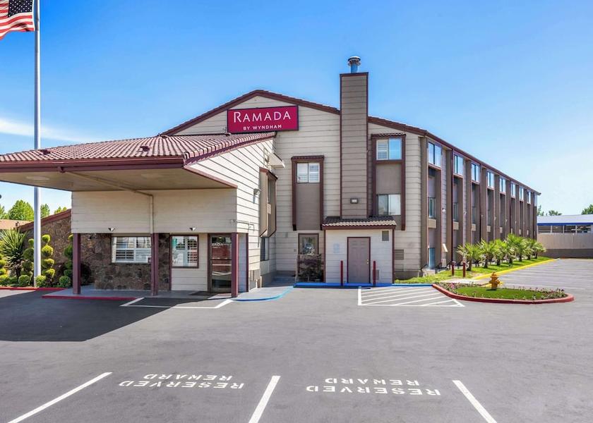 Oregon Medford Exterior Detail