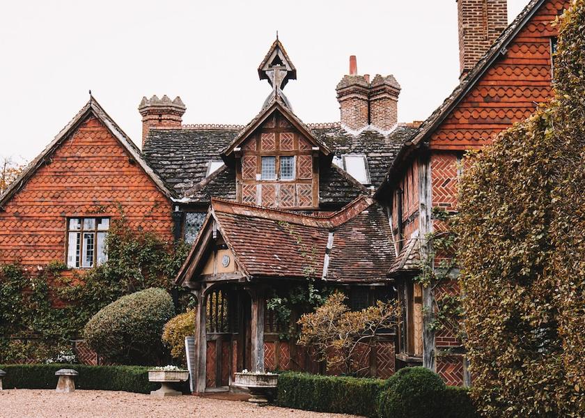 England Horley Facade