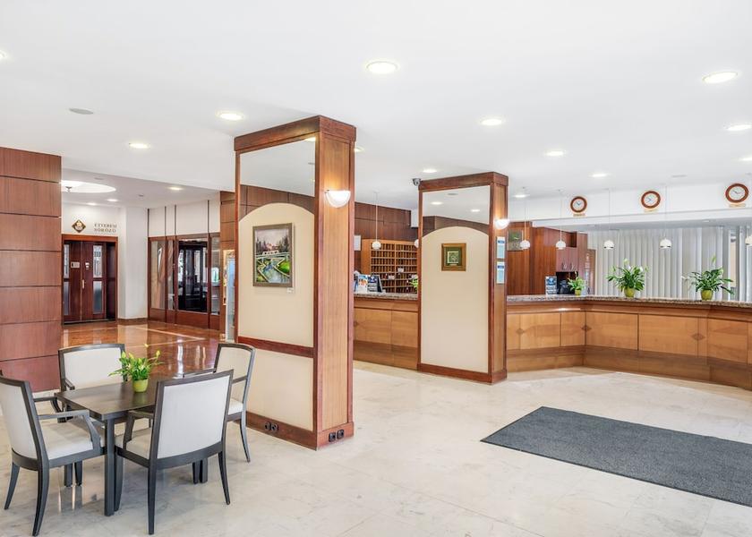  Gyor Lobby