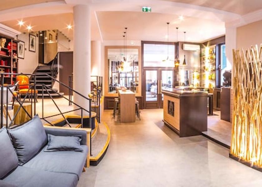 Auvergne-Rhone-Alpes Chambery Reception