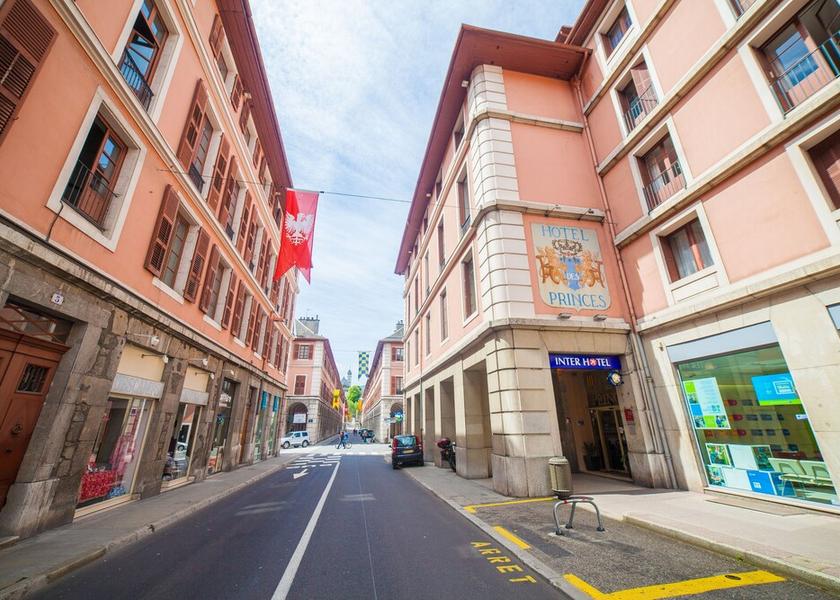 Auvergne-Rhone-Alpes Chambery Entrance