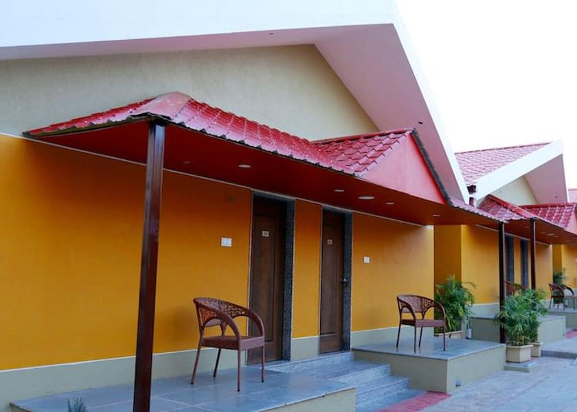 Gujarat Sasan Gir Hotel Exterior