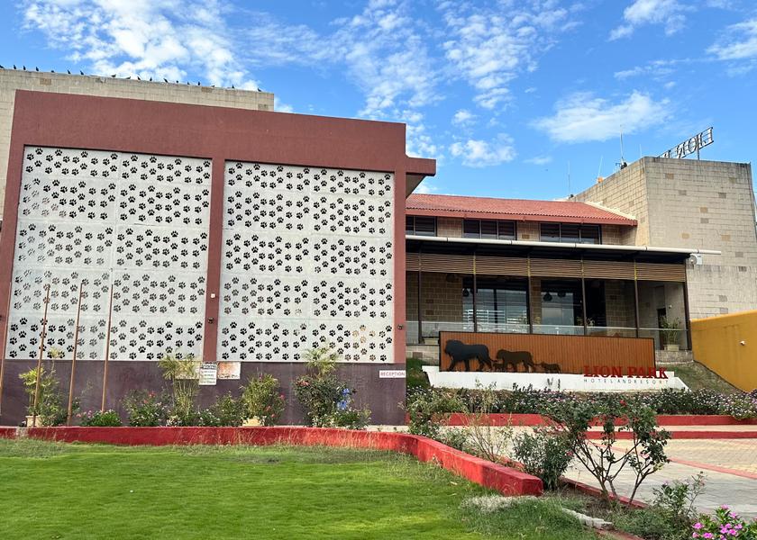 Gujarat Sasan Gir Hotel Exterior