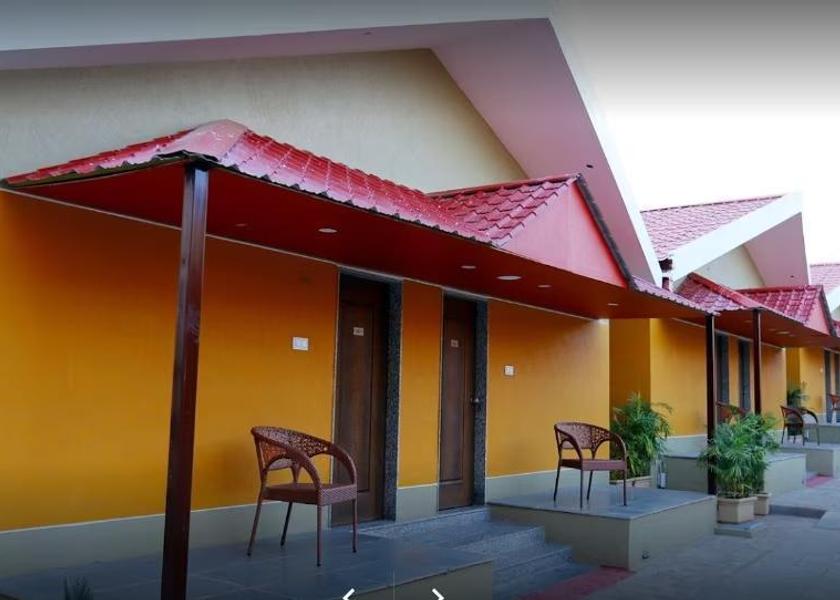 Gujarat Sasan Gir Hotel Exterior