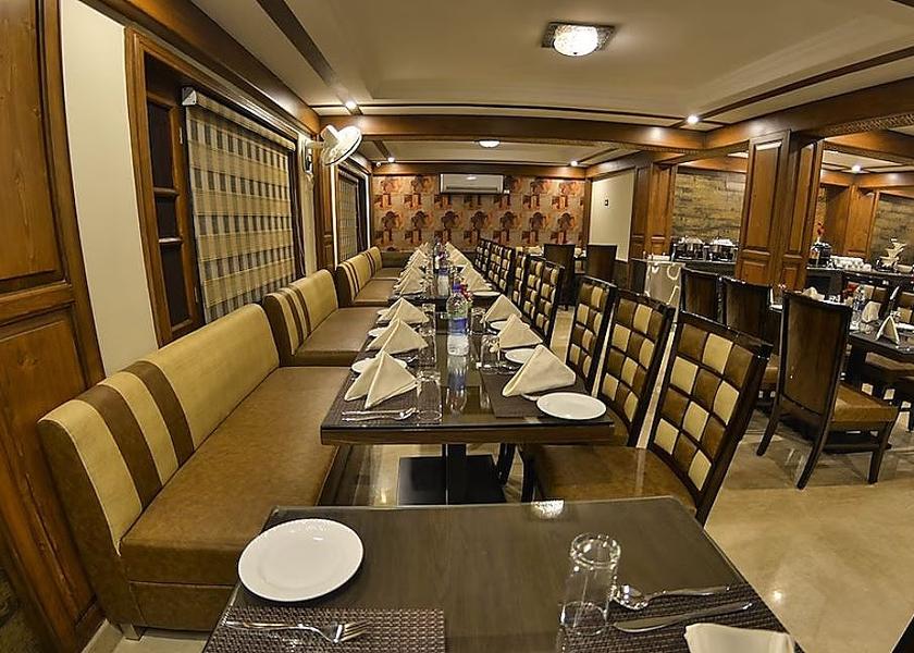 Jammu and Kashmir Srinagar Food and Drink
