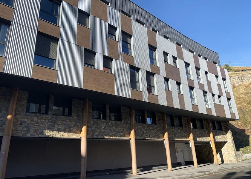 Occitanie Pas de la Casa Exterior Detail