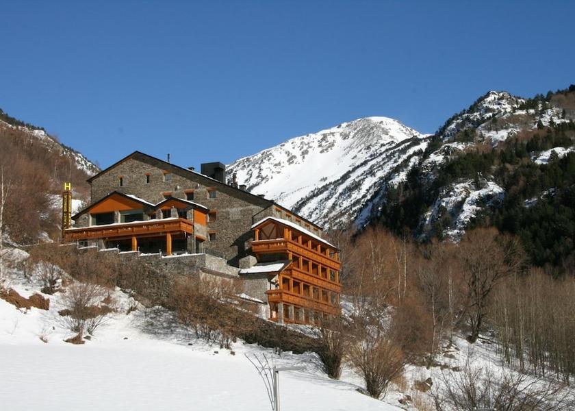  El Serrat Exterior Detail