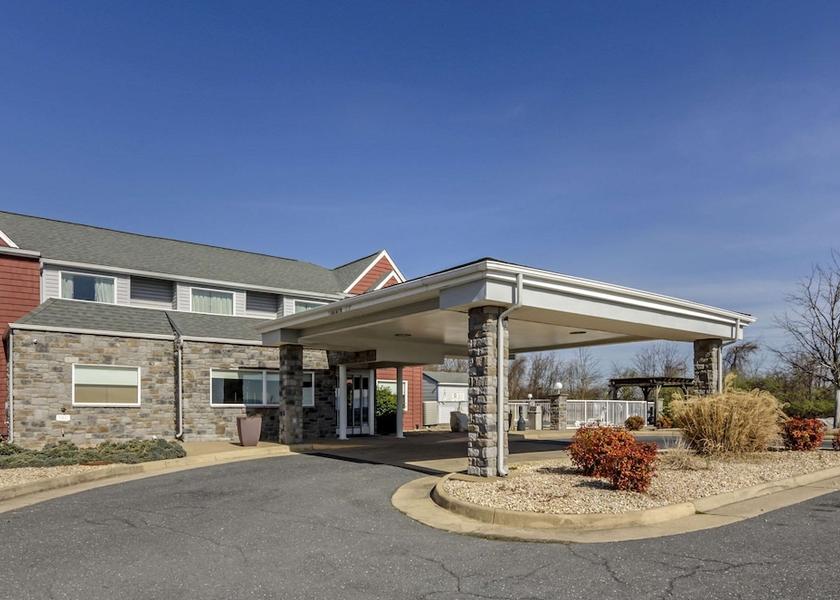 Virginia Staunton Exterior Detail