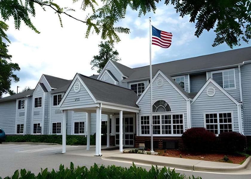 North Carolina Southern Pines Hotel Exterior