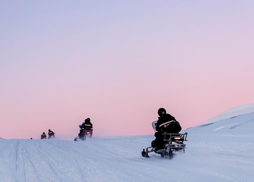  Longyearbyen Snowmobiling