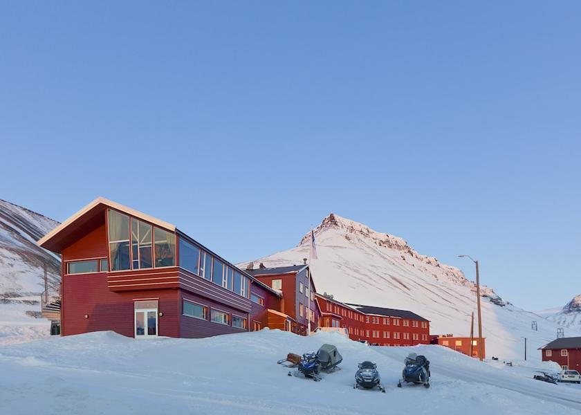  Longyearbyen Facade