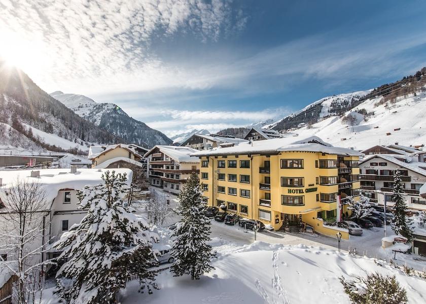 Tyrol Sankt Anton am Arlberg Front of property