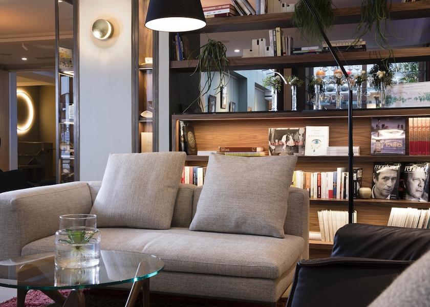 Ile-de-France Paris Lobby sitting area