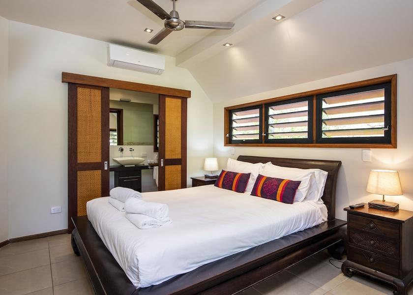 Townsville City Nelly Bay Room