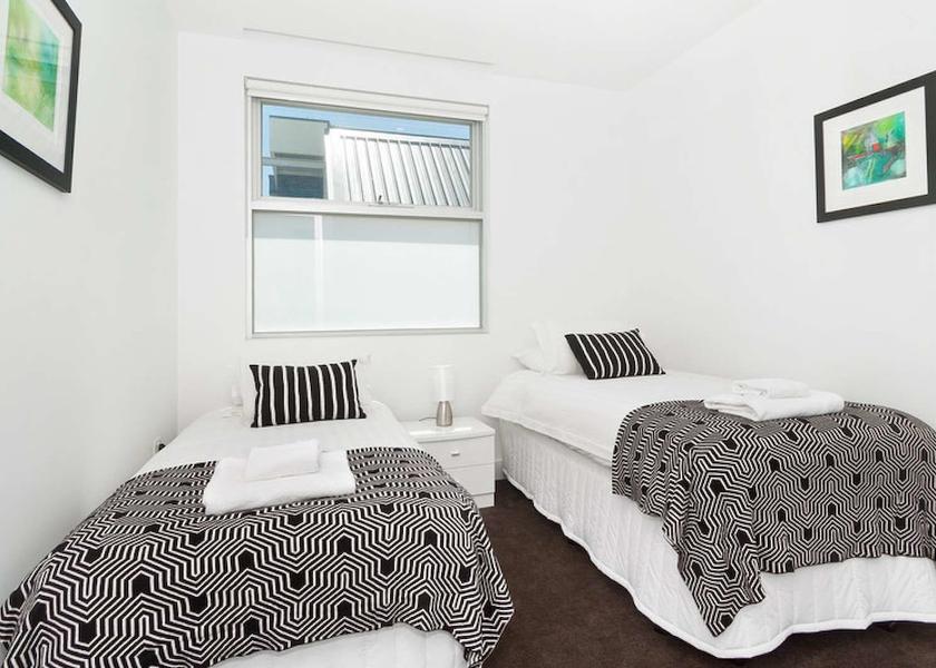 Victoria Melbourne Room