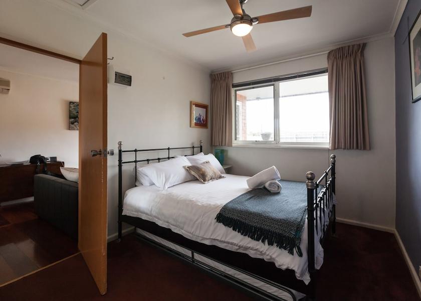 Victoria Melbourne Room