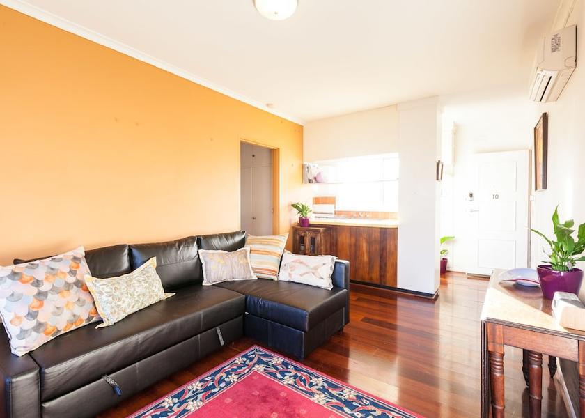 Victoria Melbourne Living Area