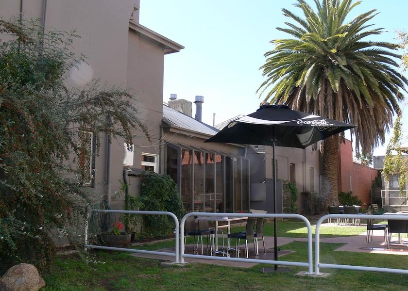 Victoria Yarrawonga Outdoor Dining