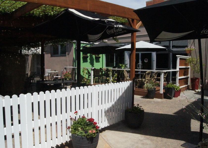 Victoria Yarrawonga Outdoor Dining
