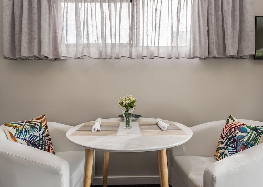 Tasmania Longford In-room dining