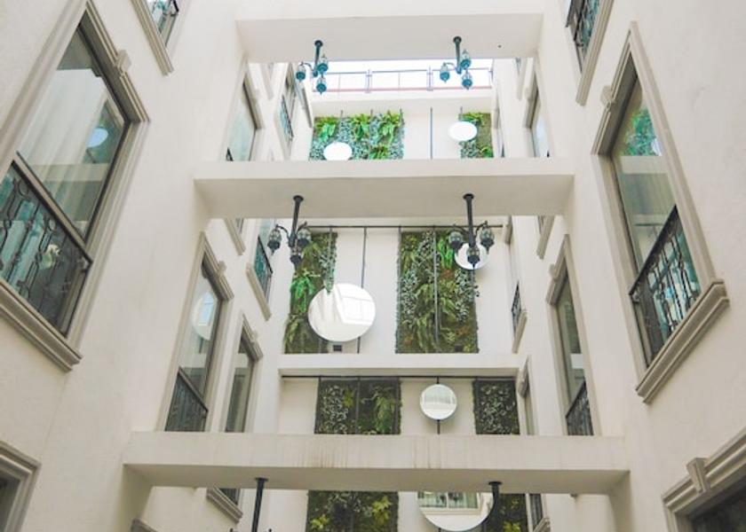  Baku Courtyard