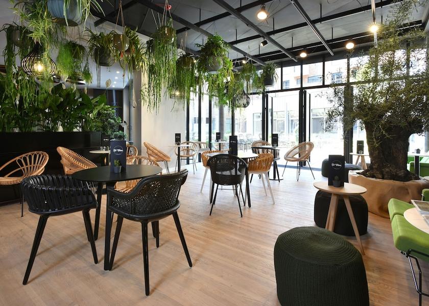 Walloon Region Ottignies-Louvain-la-Neuve Bar (on property)